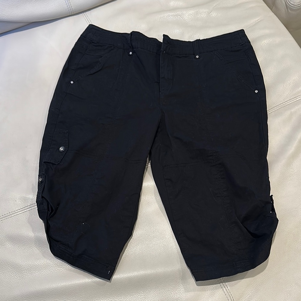 Elegant Black Cropped Pants